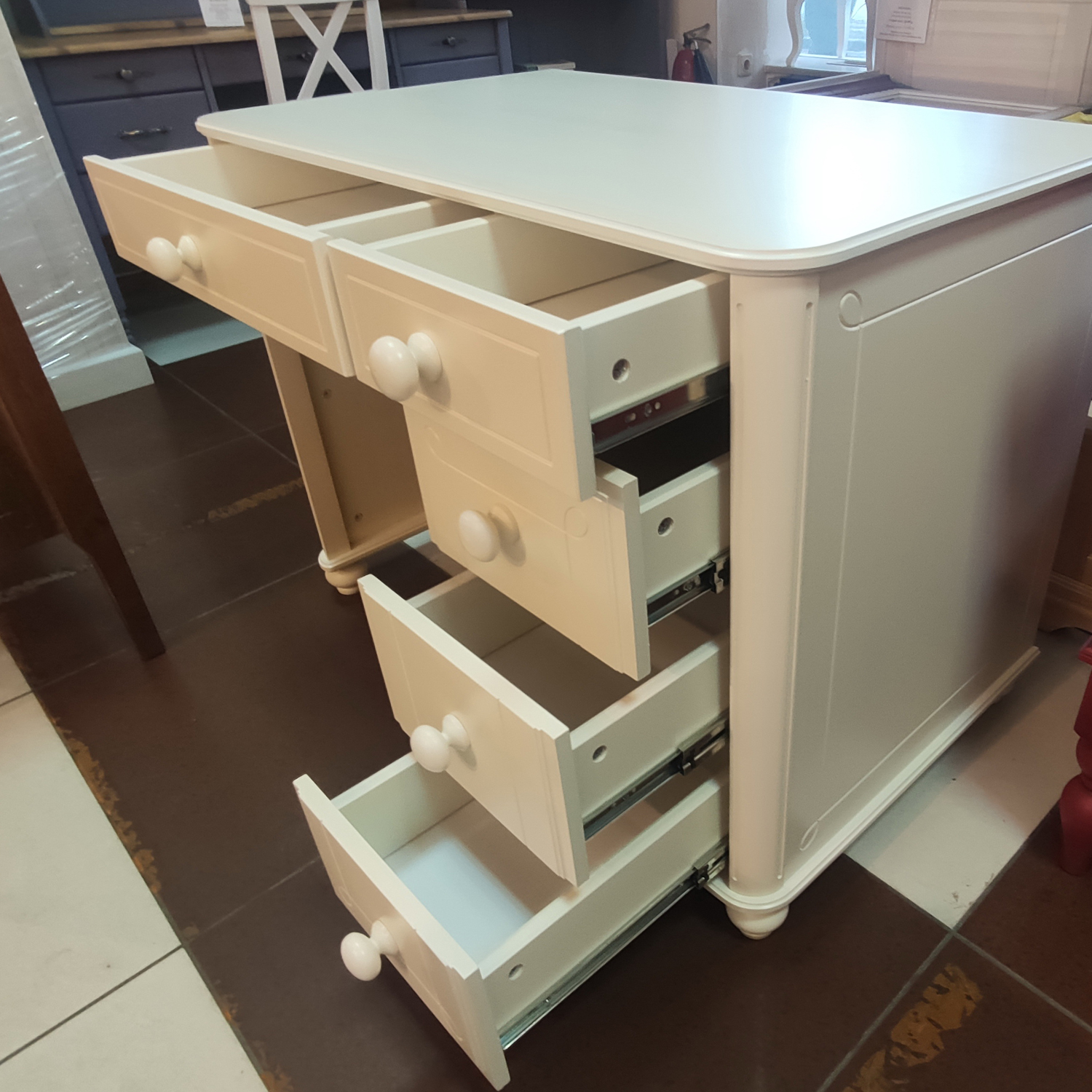 Стол 5 ящиков письменный Бетти №3