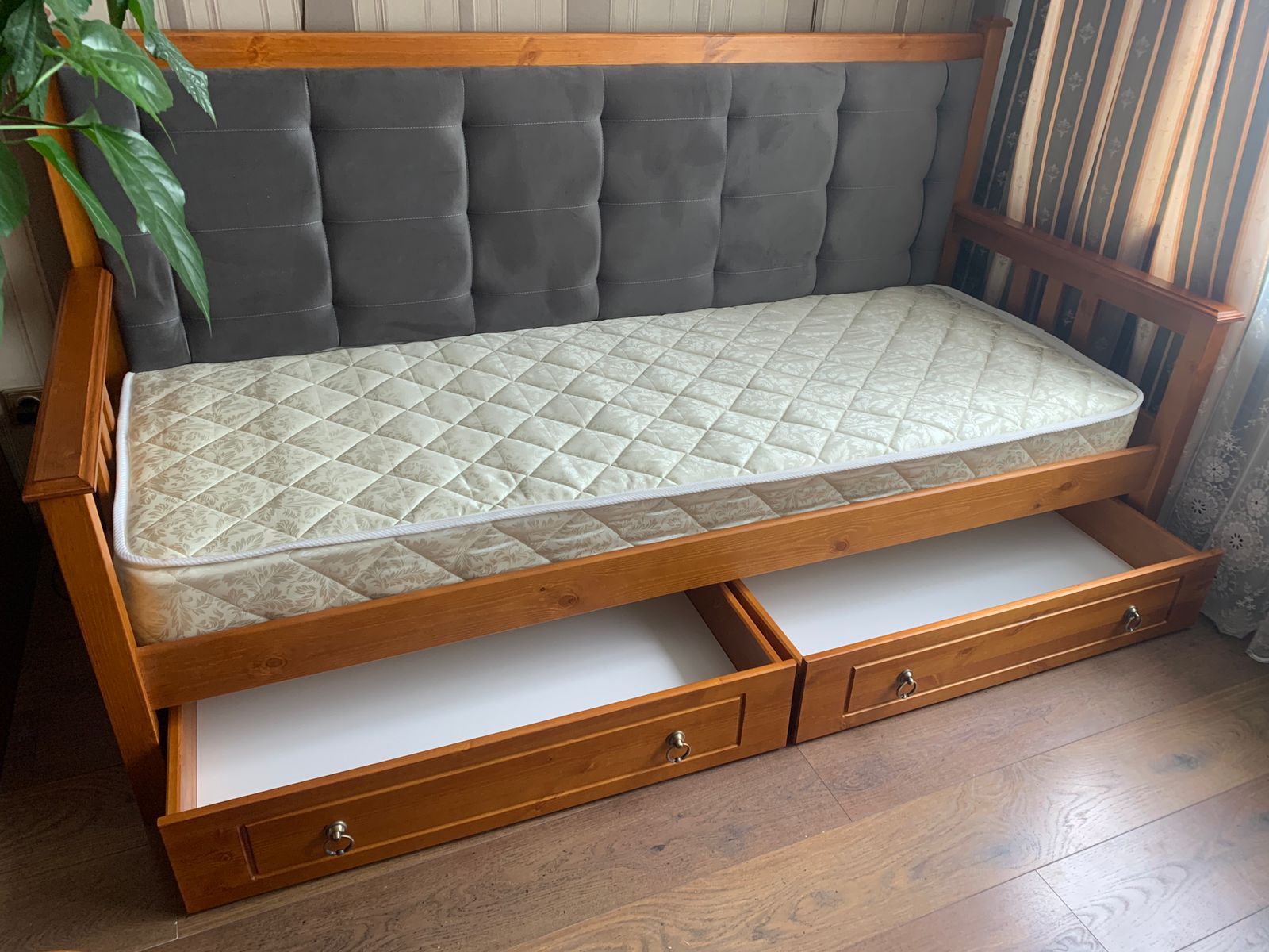 Тахта Дания с мягким изголовьем 800х2000 с ящиками