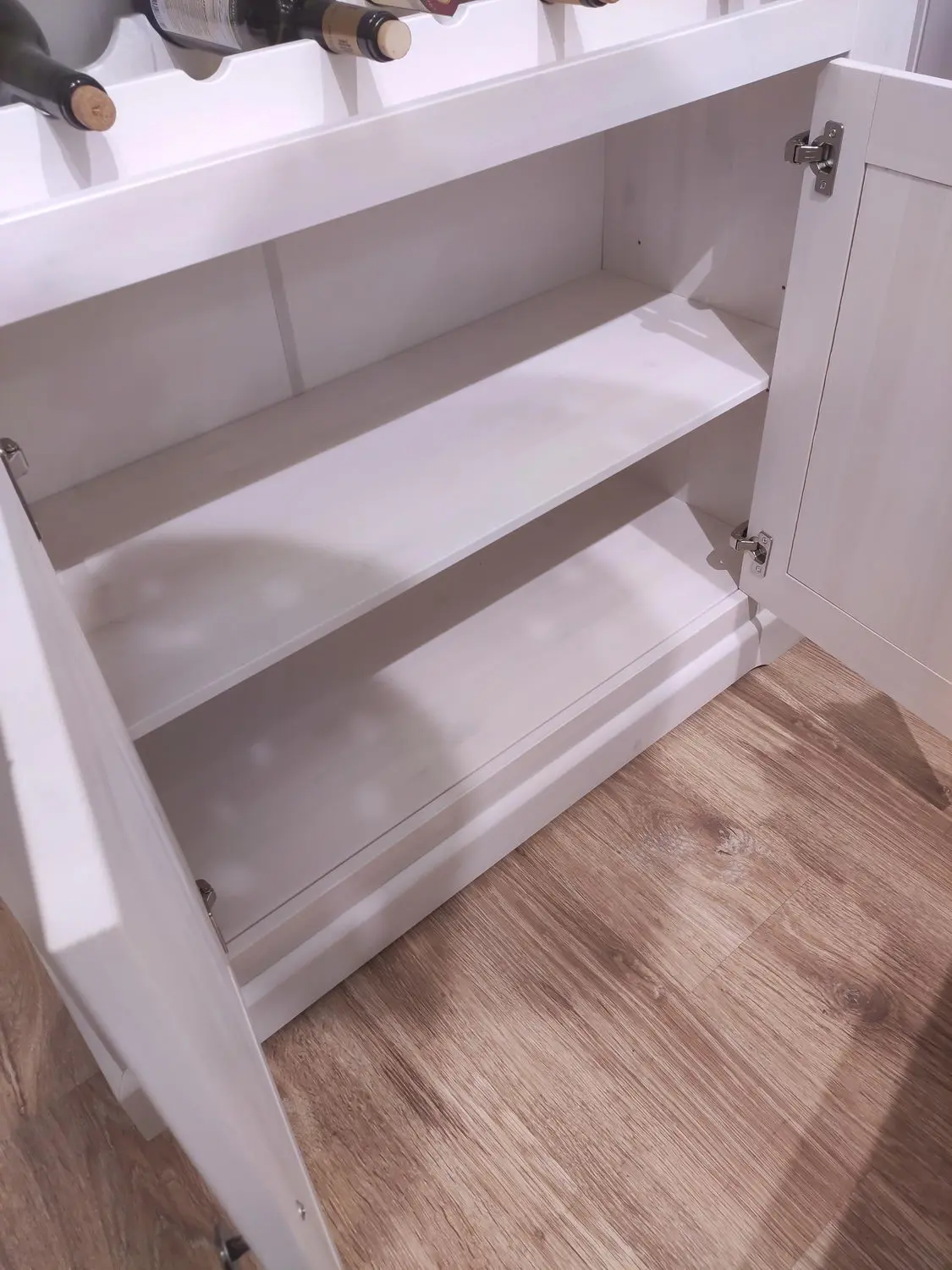 Комод-бар массив сосны Форест 2-дверный с 2-я ящиками белый воск/серый