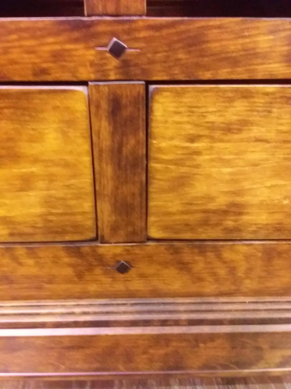 Комод двухдверный Луи Филипп ОВ 05 (стекло)