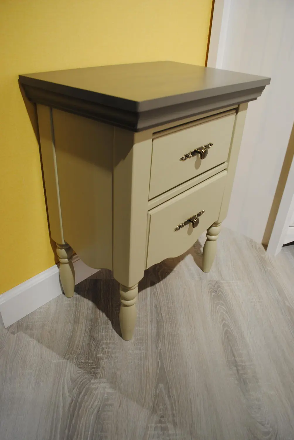 Тумба прикроватная из массива сосны Бьерт 1-52  сосна