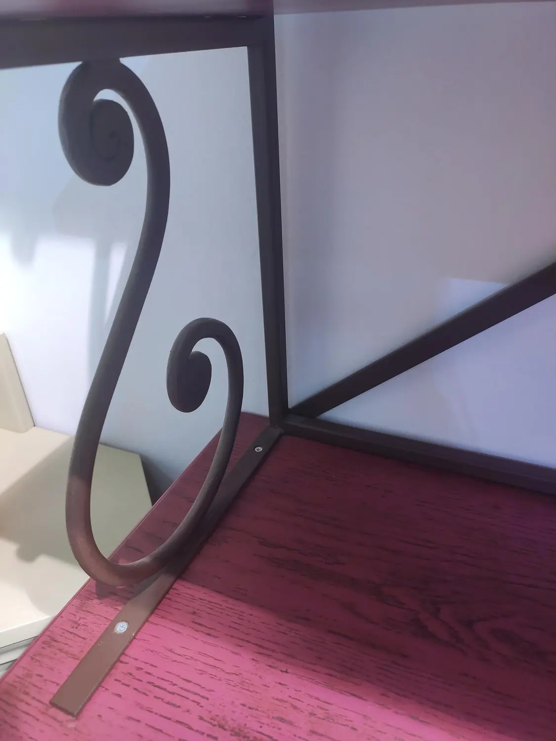 Граверса Валенсия 2-39 кованая,  сосна