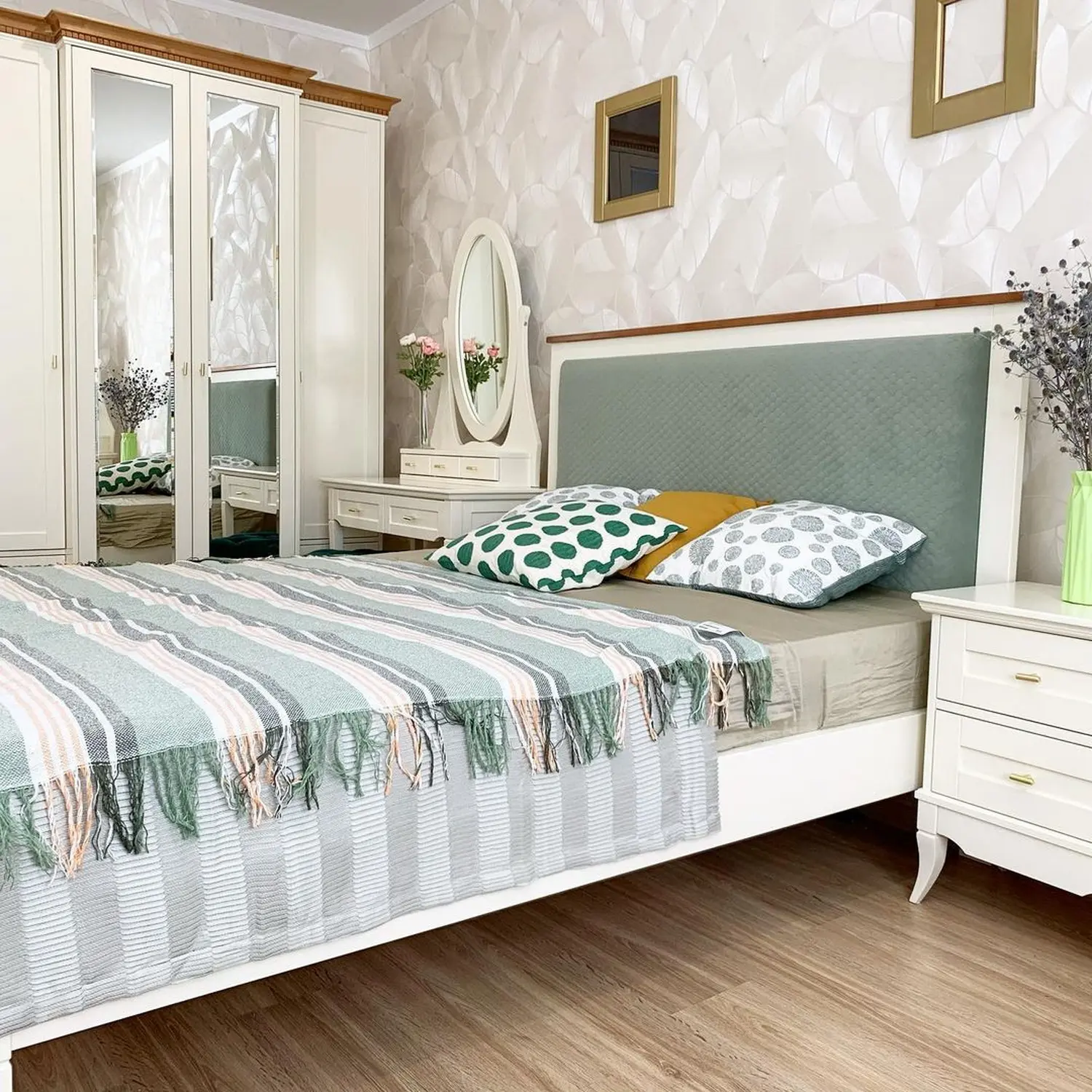 Кровать  "Римини"1600х2000  с мягким изголовьем