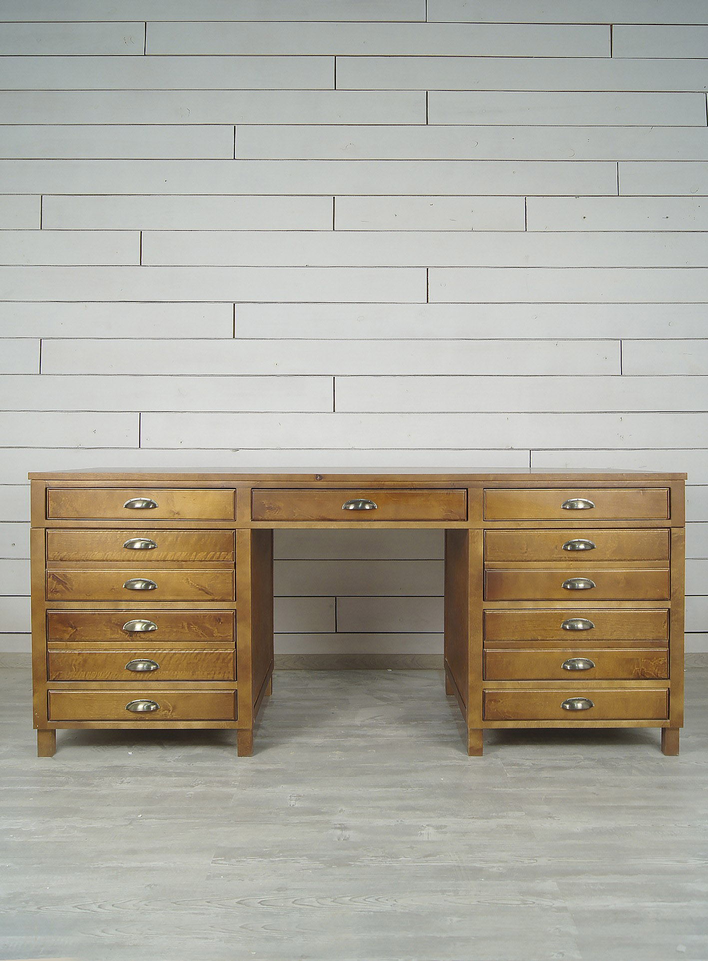   Рабочий письменный стол с ящиками «Gouache" в классическом стиле  