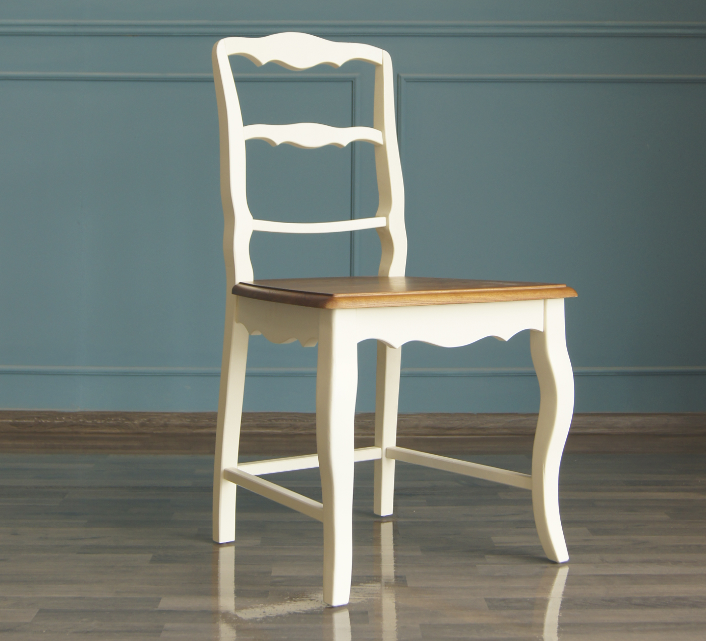 Стул деревянный массив