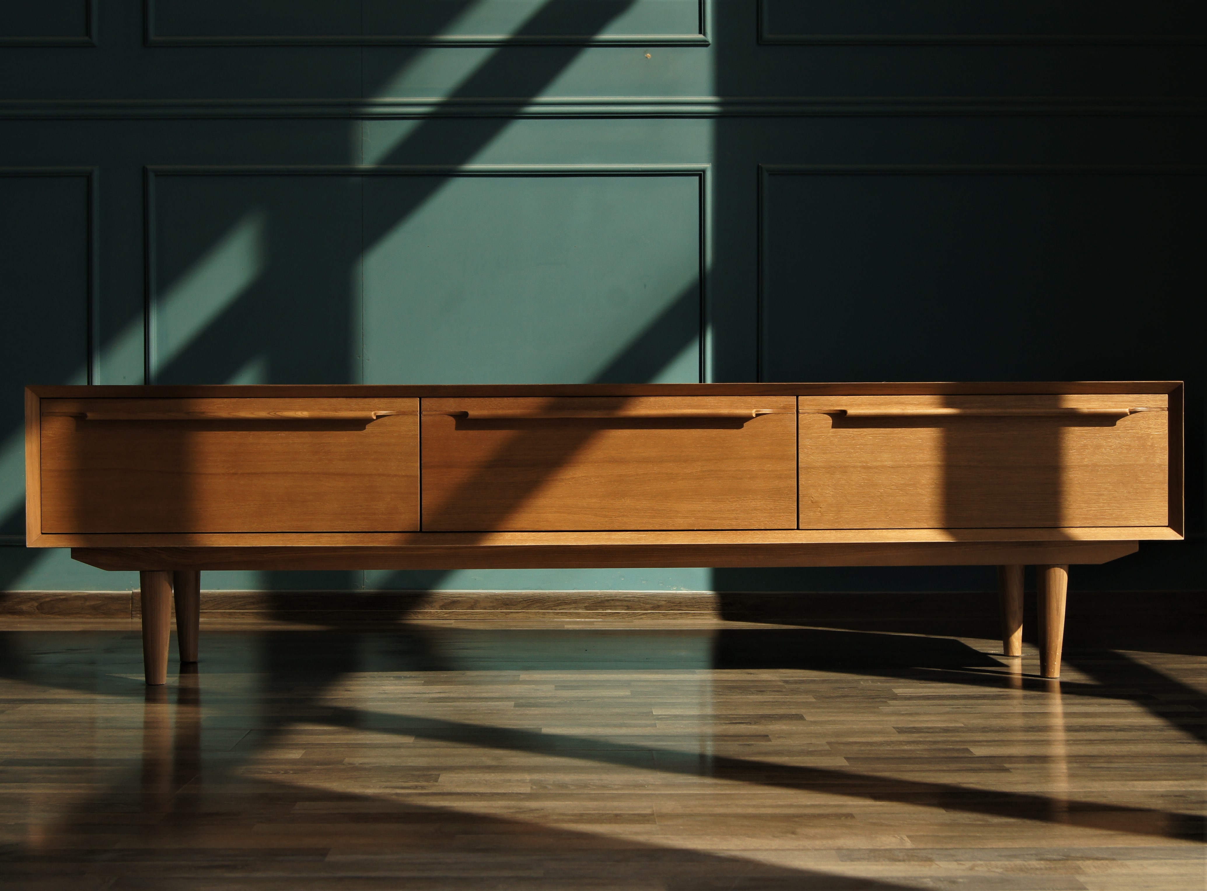 Консоль массив под TV "Bruni" с ящиками