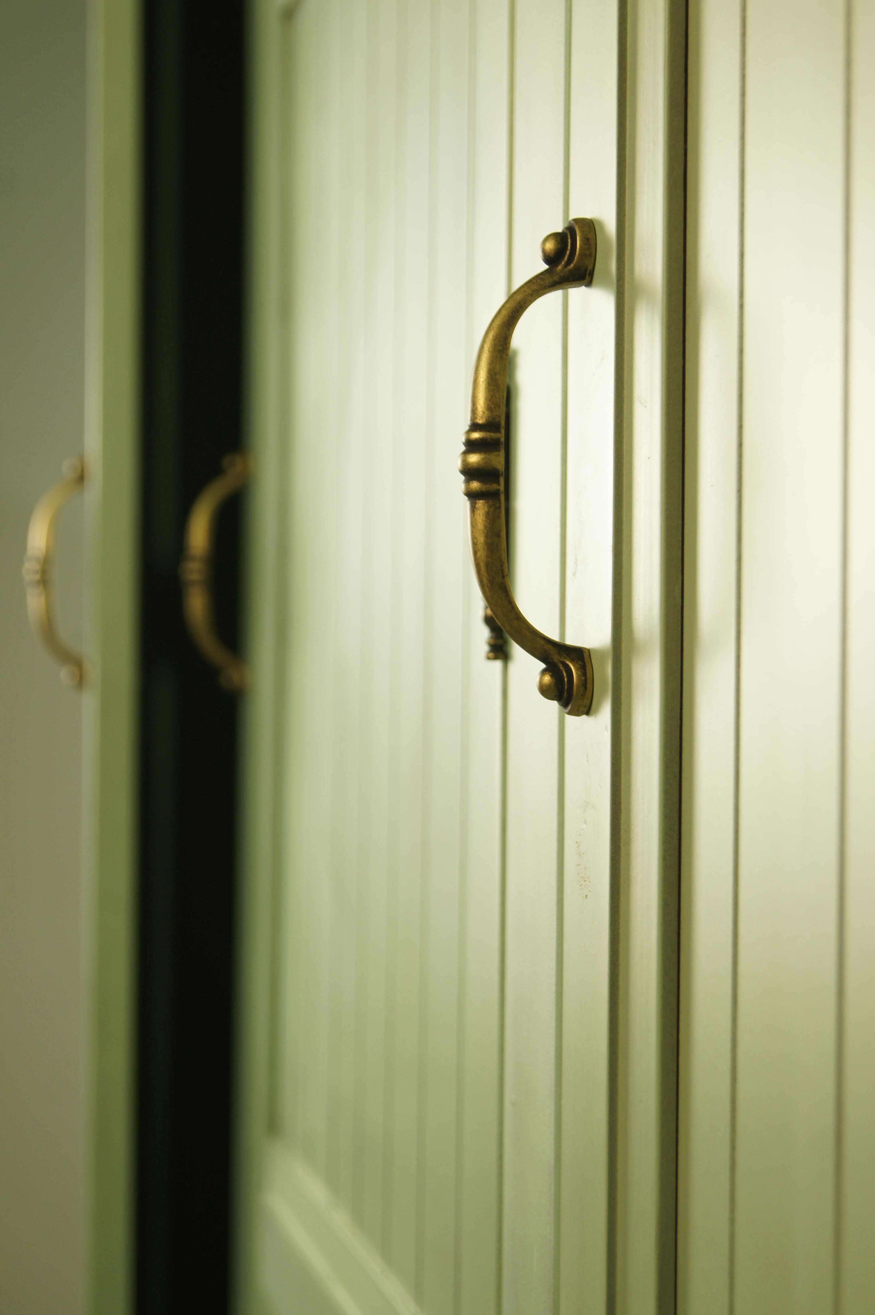 Шкаф трёхстворчатый массив "Olivia"