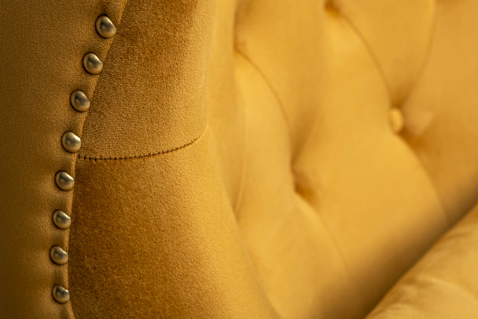 Кресло Rimini велюр горчичный Colton 022-ORANG с подушкой