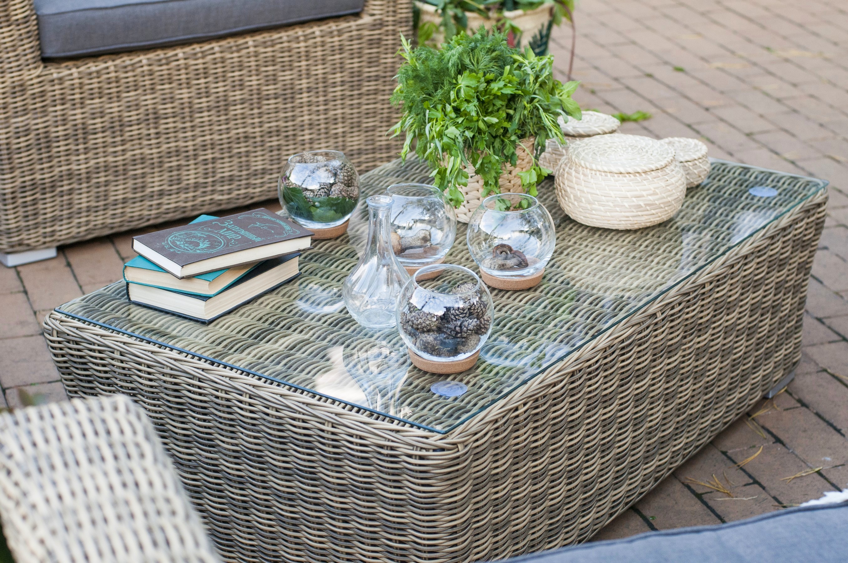 "Капуто" журнальный столик из искусственного ротанга, цвет соломенный